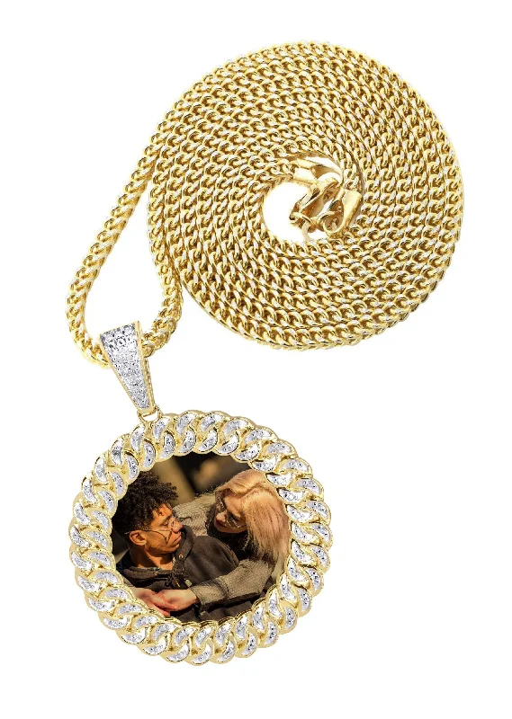 10K Yellow Gold Medium Diamond Round Cuban Picture Pendant Necklace | Appx. 21 Grams