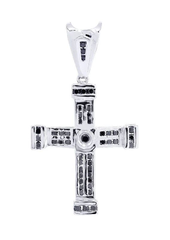 Diamond Cross Pendant | 0.69 Carats | 4.51 Grams