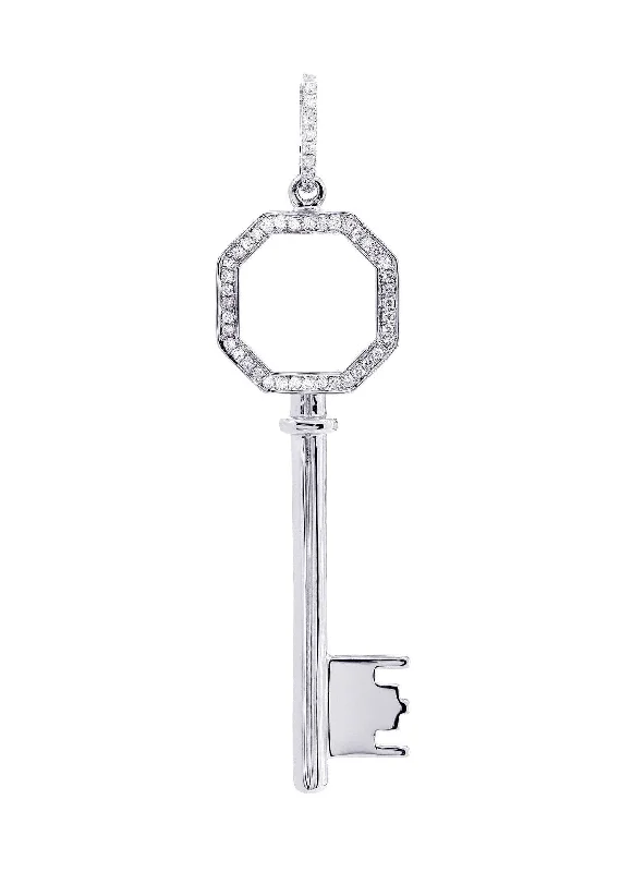 Diamond Key Pendant | 0.14 Carats | 2.51 Grams