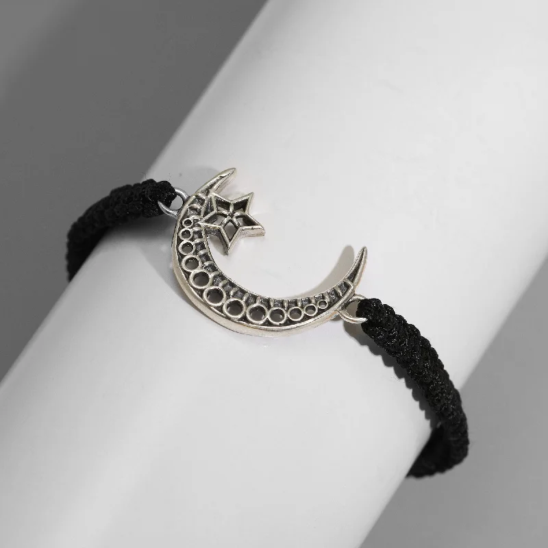 avni-oxidised-silver-crescent-moon-bracelet