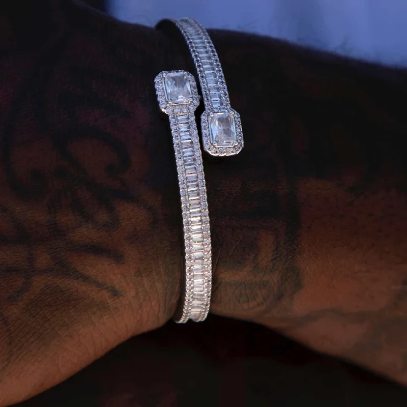 Baguette Clip Bracelet in White Gold