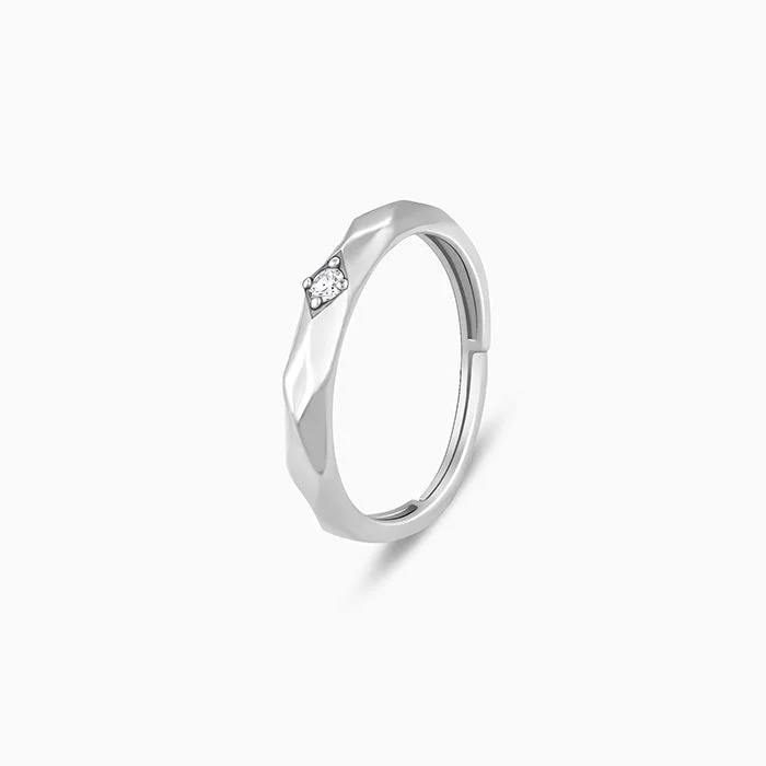 bezel-stoned-zigzag-ring-for-men-in-silver-plated