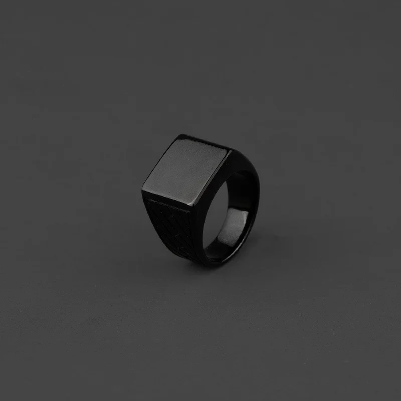 black-hercules-ring