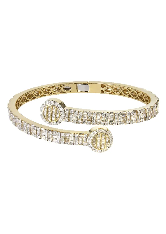 14K Yellow Gold Circle Baguette Diamond Bangle