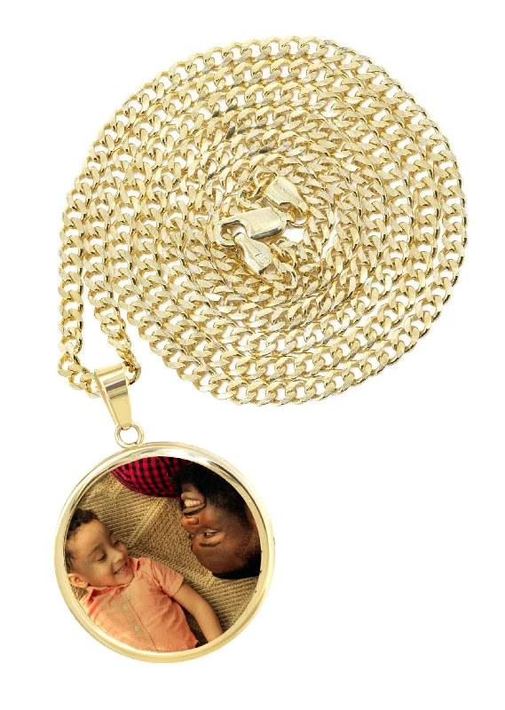 14K Yellow Gold Round Picture Pendant Necklace | Appx. 1 Inch