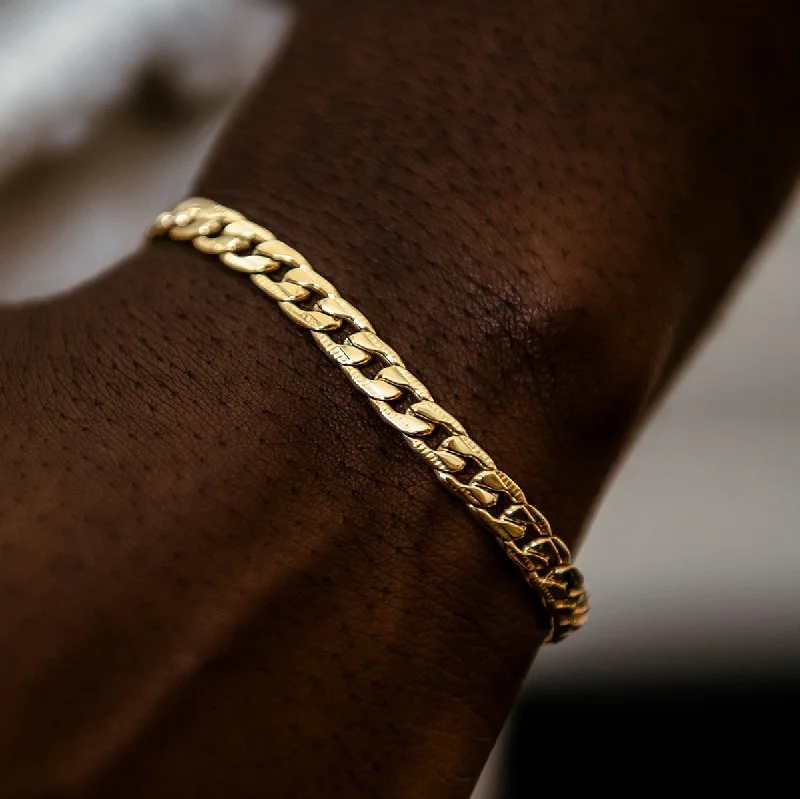 Curb Chain Bracelet in Yellow Gold- 6mm