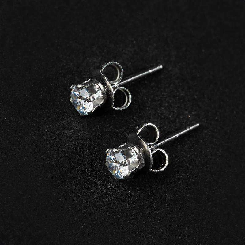 diamond-earrings-pair