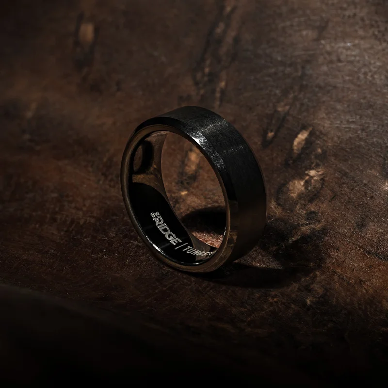 royal-black-beveled-ring