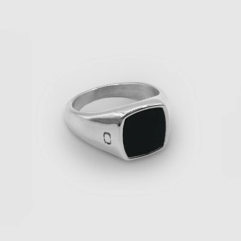 squared-stone-ring-silver