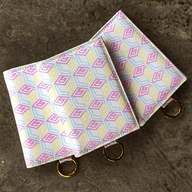 wallet-chain-white-pink-yellow